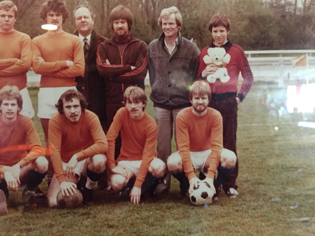 JFrolich's tweet photo. @HenkHoijtink Theo had wel kijk op onze Oranje linkerflank Henk 👍 https://t.co/i2N3AQg9Nz
