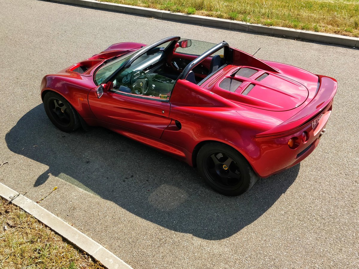 Yvan_111's tweet photo. #Lotus #Elise instant rollbar
#elises1 #elise111s #lotuselise #noroof #puredrive #sunday #rollbar #onroad #montdulyonnais #lyon 🇫🇷 #beautifulcar #design #style #classiccar #englishcar 🇬🇧#sportcar #automotive #carphotography #drivetastefully #drive 😎 https://t.co/Mi6iYykxY2