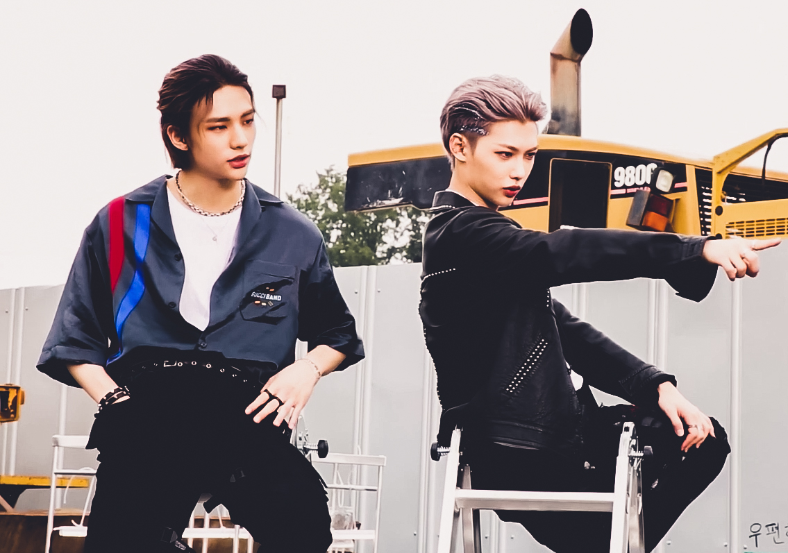 skzshots's tweet photo. "神메뉴" M/V MAKING FILM - HYUNJIN &amp; FELIX https://t.co/kokBgtKWj9