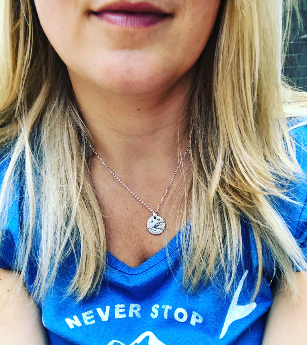 DevonsentX's tweet image. I made myself one of my new Teignmouth necklaces recently and I thought I would show you what it looks like on. My happy place 🌊  devonsentjewellery.co.uk/product/silver…

#teignmouth #devon #seaside #handmade #ilovedevon #happyplace #seagull #waves #coastaljewelry #devonsentjewellery