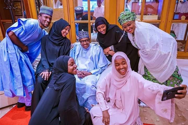 Happy Father's Day to President Muhammadu Buhari.

RT if you love this photo 🥰🥰