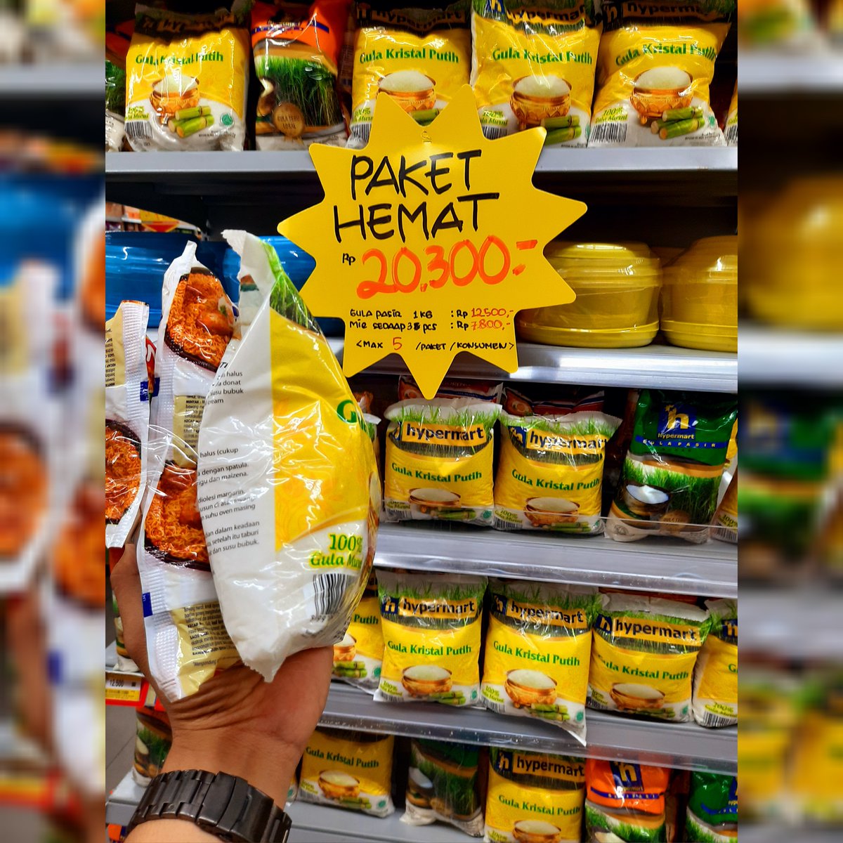 HypermartP's tweet image. Hay Pelanggan setia hypermart Pakuwon Surabaya

Gula pasir Hypermart 1kg
Banded dengan Mie Goreng Sedaap ayam Istimewa 3pcs Hanya dengan harga Rp 20.300 saja pelanggan setia

Syarat dan ketentuan berlaku,
Anda bisa Belanja dari rumah cukup Chat &amp;amp; Shop di WA kami 0878 6220 2532