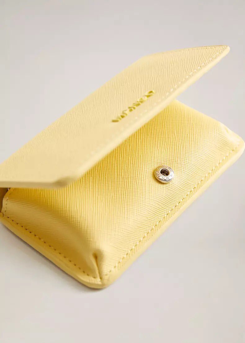 mdn982's tweet photo. รับกดกระเป๋า mango  ราคา 245฿
มีค่ากด 50฿
ค่าส่งในไทย 50฿ (ems)
รวมเป็น 345฿ ราคาแรงหน่อยน้า กดมาจากประเทศจีน แต่ของแท้แน่นอนค่ะ เพราะเป็นช็อปที่จีนน้า
มี 2 สีเด้อ เหลืองกับฟ้า
🌷🌷รอของ 7-14 วัน ขอคนรอได้นะคะ💖
#รับหิ้ว #mango #กระเป๋าmango https://t.co/Yl40loYM4A