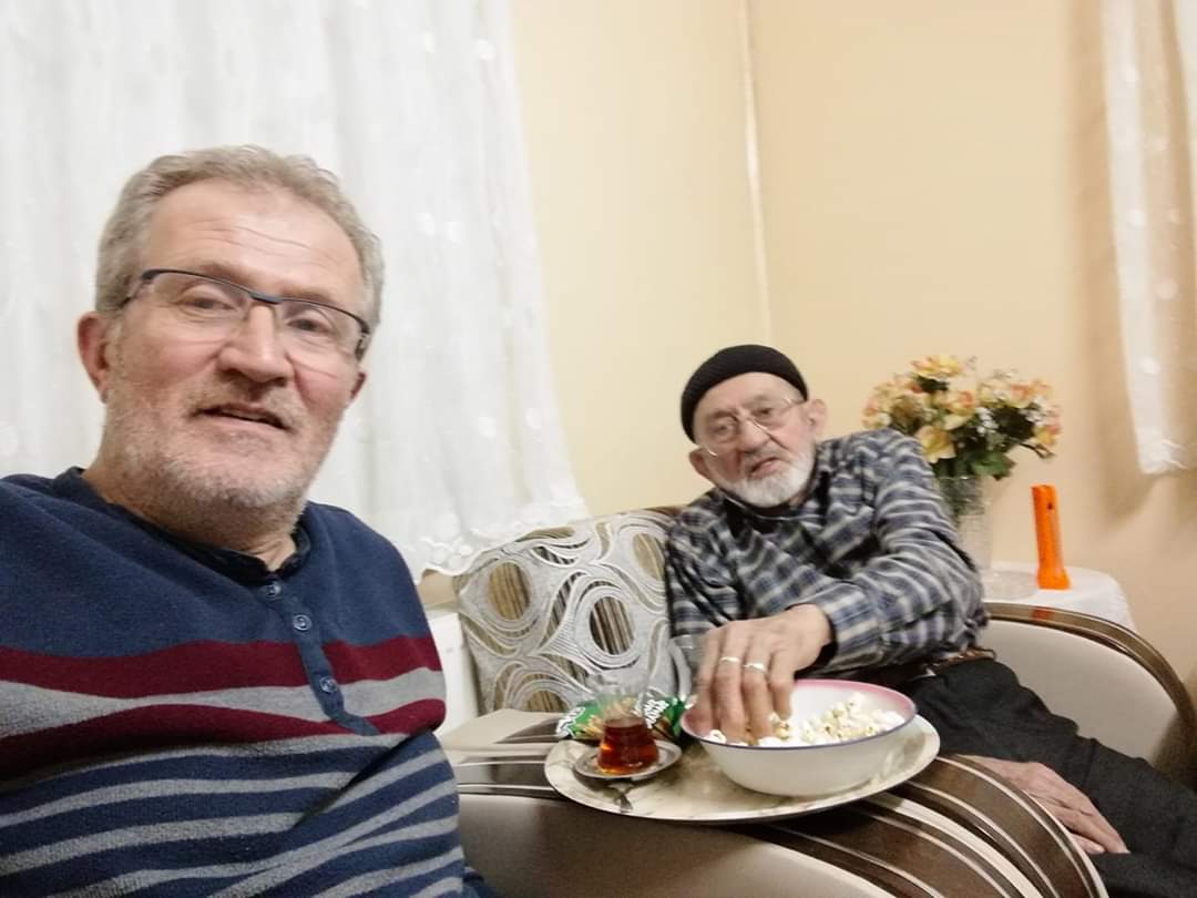 mcagali14's tweet photo. Babam başta olmak üzere bütün babaların babalar günü kutlu olsun. Ölen lere Allah rahmet, kalanlara sağlık ve afiyetler versin inşallah.
#BenimBabam https://t.co/xsQlRXz14Y