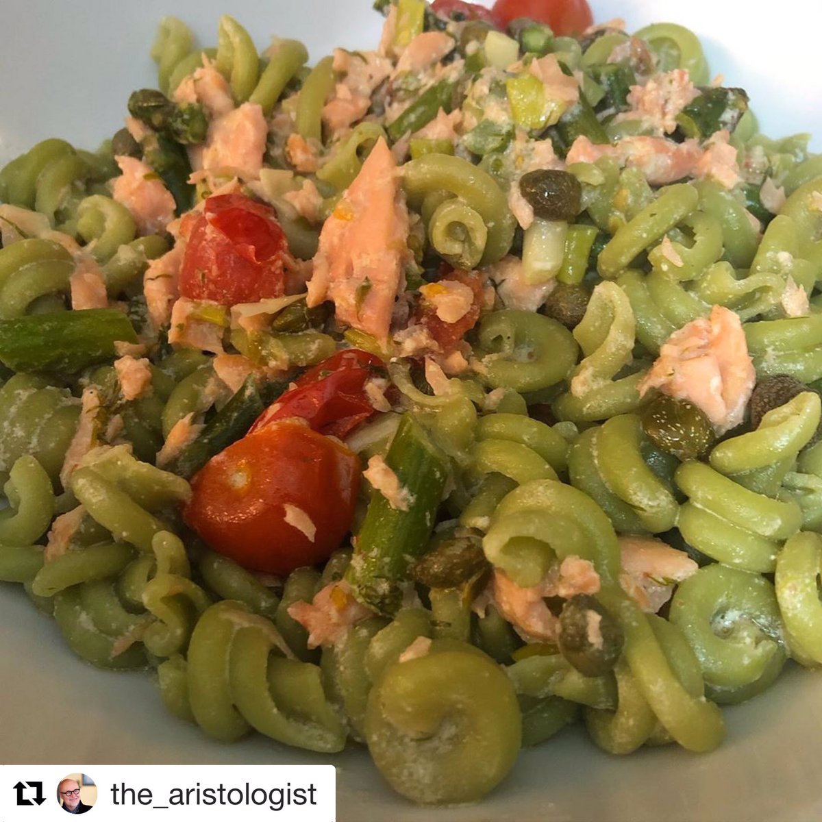pastafactoryuk's tweet image. #Repost @the_aristologist with @get_repost
・・・
#simplesupper #trottole #spinachi  from @pastafactoryuk #smokedsalmon #onions #capers #dill #cremefraiche #babyplumtomatoes 
There you have it!

#iorestoacasa #iocucinoacasa #staysafe #pasta #ciboitaliano 
#islandeating