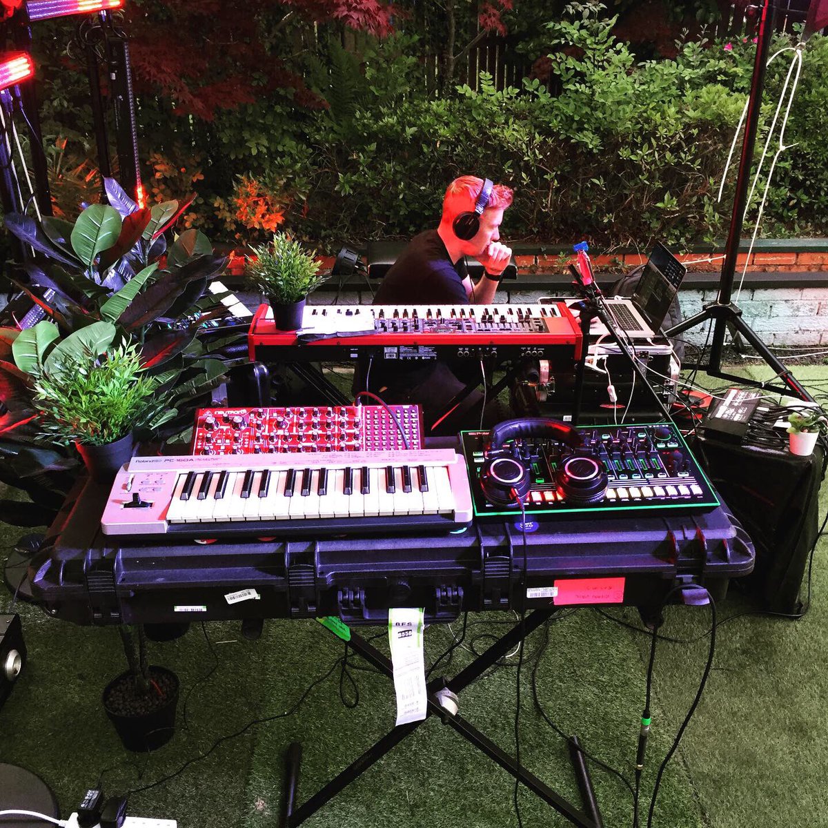 This Wednesday <a href="/elmaorkestra/">Eoin O’Callaghan</a> &amp; I stream our BORDERS show in HD . Get your tickets here: link.dice.fm/yf2rNlpbb7 . For now here’s some behind the scenes of the development work that’s went into it. <a href="/QuietArch/">QuietArch</a>