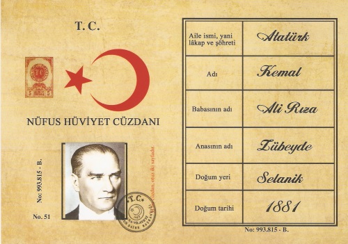 #21Haziran1934 Türk vatandaşına soyadı taşıma yükümlülüğü getiren 2525 sayılı kanun de kabul edildi
2 Temmuz 1934de resmi gazetede yayımlandı.
24 Kasım 1934'de Türk Milleti'nin bir şükran ifadesi olarak, 
#GaziMustafaKemalPaşa'ya ATATÜRK soyadını vermiştir