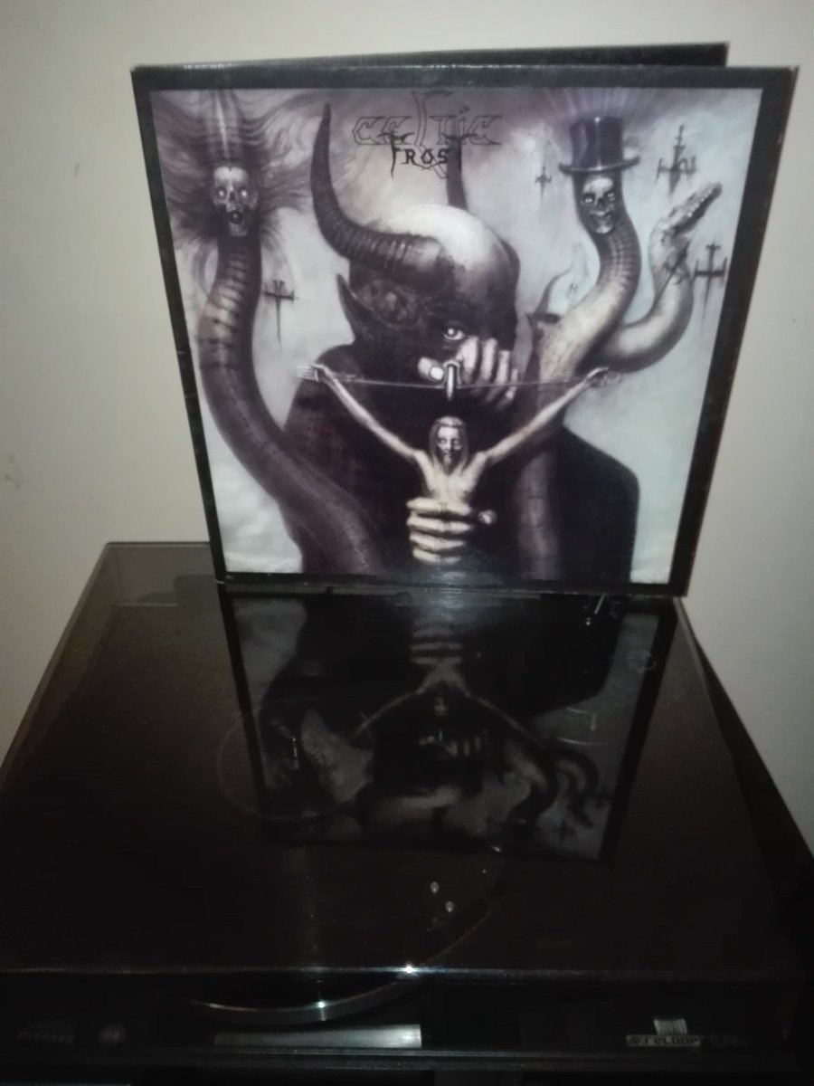 Happy Sunday, Twitterzzz
#NowPlaying
Ugh!!!!!

Celtic Frost - To Mega Therion
youtu.be/3NTUdV7rjSU