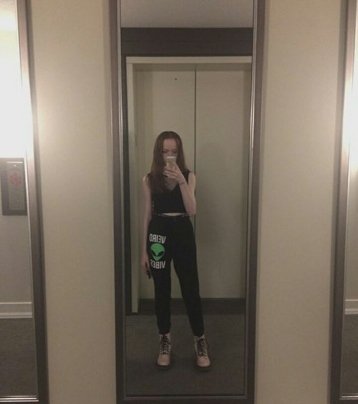 ab's mirror selfies alwaysss look so cool