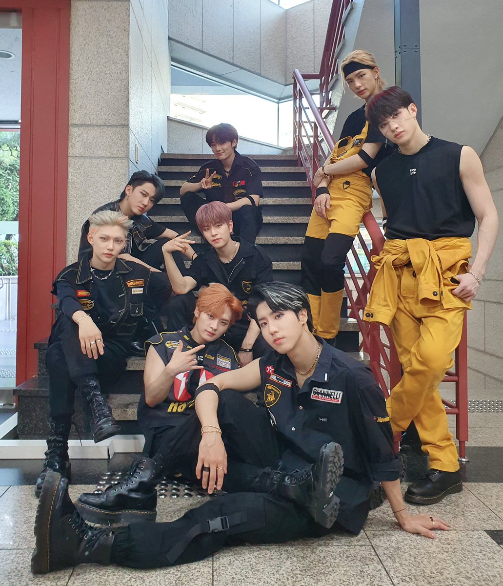 SKZVOTEAM's tweet photo. ⚠️MV PROMOTION IDOL CHAMP⚠️

La votacion termina en 18 horas!🔴

por favor usen todos los corazones que puedan para que @Stray_Kids gane esta promoción tan importante 

DIFUNDAN RT, AVISEN DE LA VOTACIÓN PARA QUE TODO STAY VOTE ⚠️❗⚠️❗⚠️❗⚠️❗⚠️❗
#StrayKids @Stray_Kids https://t.co/iIe303PZYV