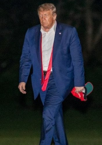 EbC60HxXkAAS8W6?format=png&name=small