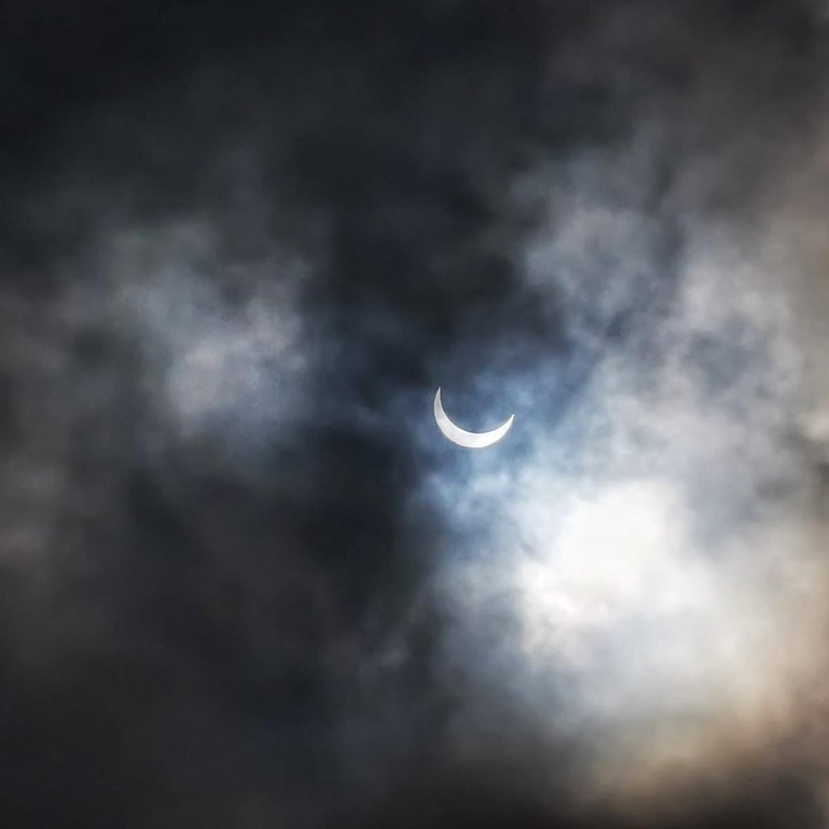 helene_wpli's tweet photo. Solar eclipse captured in Hong Kong! 
#SolarEclipse2020 #RingOfFire 
Amazing Nature #SundayThoughts 

@alvinfoo @andi_staub @rwang0 @SpirosMargaris @jblefevre60 @UrsBolt @psb_dc @guzmand @chboursin @digitalcloudgal @JolaBurnett @DrJDrooghaag @AdamRogers2030 @nigelwalsh https://t.co/awlq1bGw7v