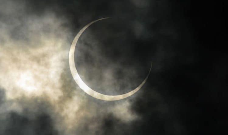 helene_wpli's tweet photo. Solar eclipse captured in Hong Kong! 
#SolarEclipse2020 #RingOfFire 
Amazing Nature #SundayThoughts 

@alvinfoo @andi_staub @rwang0 @SpirosMargaris @jblefevre60 @UrsBolt @psb_dc @guzmand @chboursin @digitalcloudgal @JolaBurnett @DrJDrooghaag @AdamRogers2030 @nigelwalsh https://t.co/awlq1bGw7v