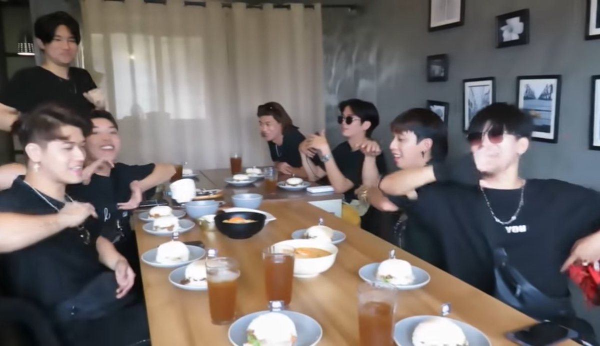 RawrKeunRawr's tweet image. Onigiri~
Hindi parin makaalis dito sa Onigiri, Lss na po hahahhahsh

@_PHPmusic | #PHP_PowerTripEp3 
#PHPMusic