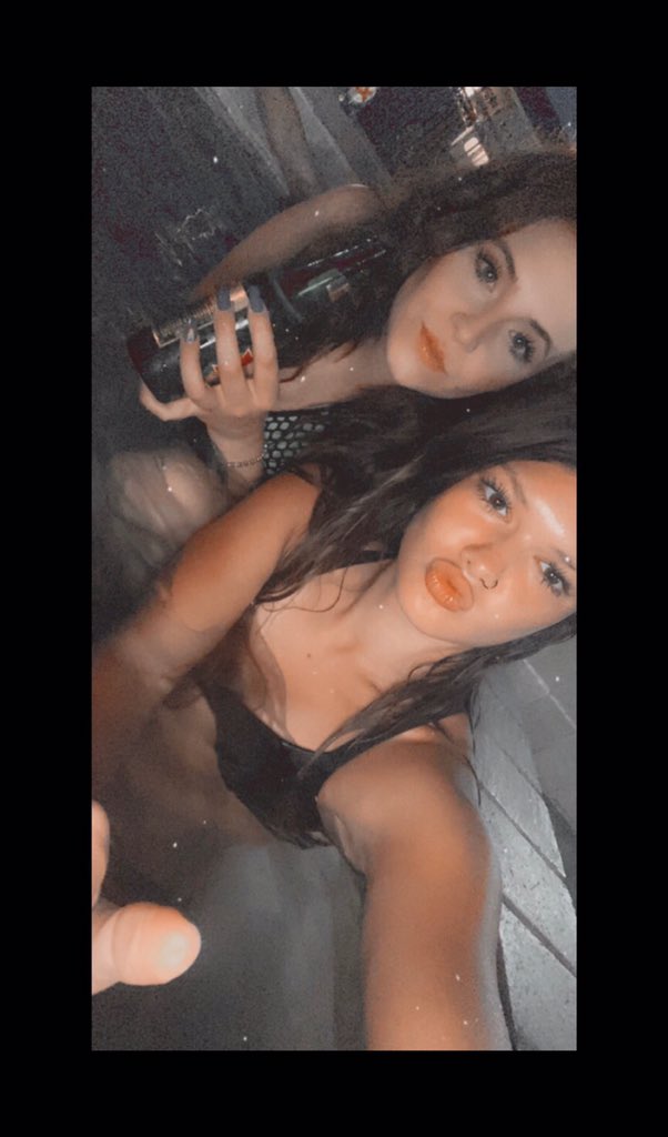 stormynicole14's tweet photo. @VictoriaaYatess o i miss u https://t.co/4oJMA9q9r6