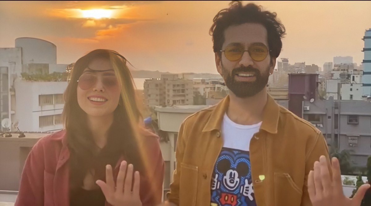 WidedHina's tweet photo. @MTVBeats @Hanane_MHT @JANK_EE @NakuulMehta @MTVIndia @justvoot They were  soo cuute  😍 #Jankuul https://t.co/MPknyGm6PE