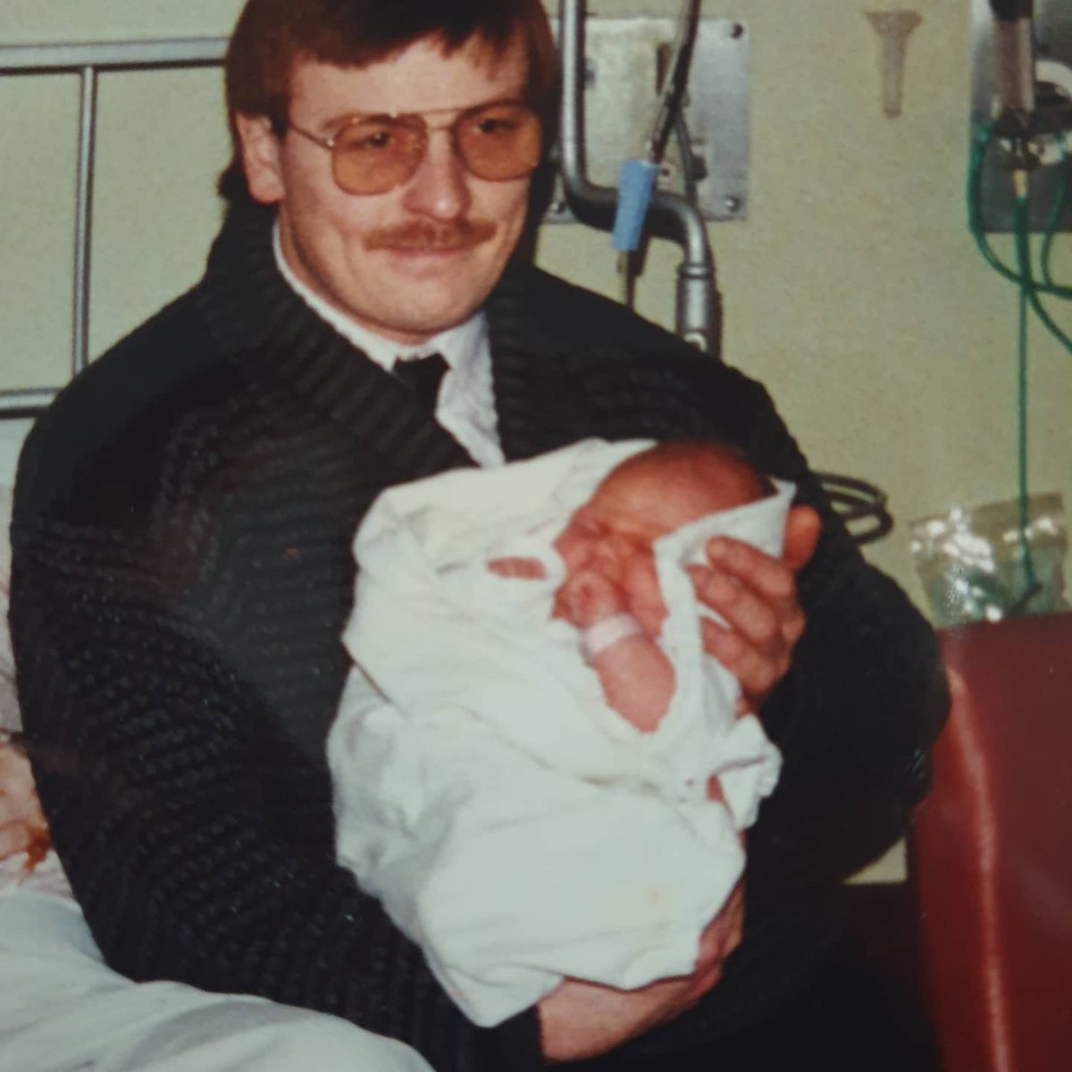 kelkel2888's tweet photo. Happy fathers day to my pops... love you! 💙😚 #FathersDay #mydadandme https://t.co/lgV2YhW1Wk
