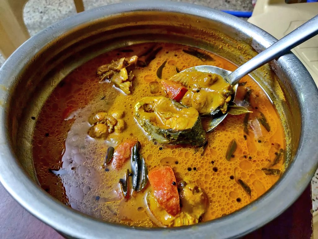 Brother sent me photos of LM's fish curry after today's harvest!!! 