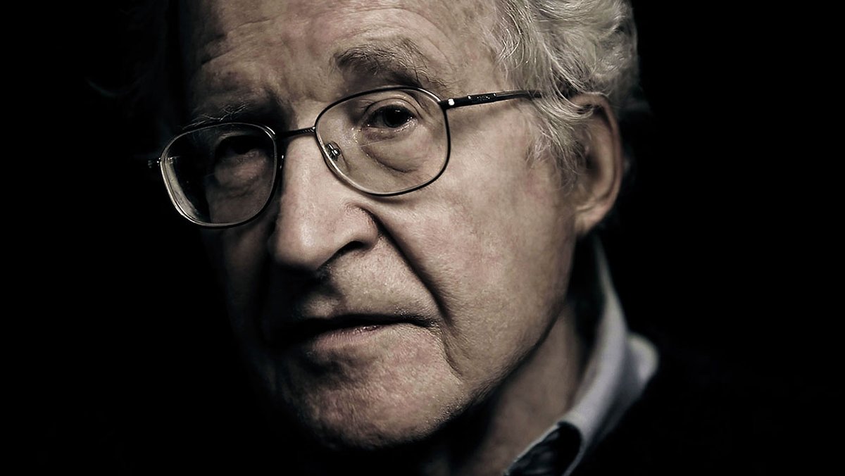 Let's talk about Noam Chomsky from the point of view of a Bernie Sanders supporter, progressive, and a Bosnian-American. (Thread).