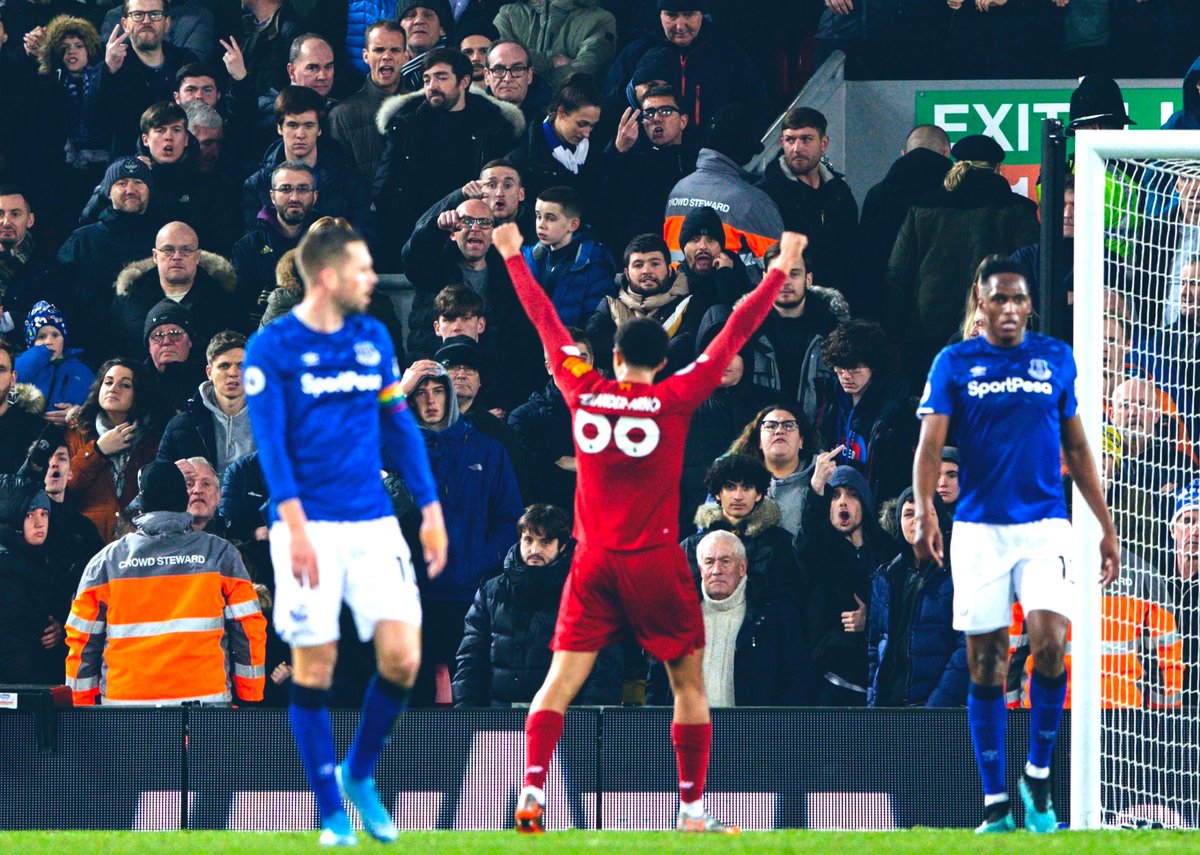 Luke_Bell00's tweet photo. The footys back 🔴
Derby Day⚽️
#UTRM https://t.co/PuzZIxYcgb