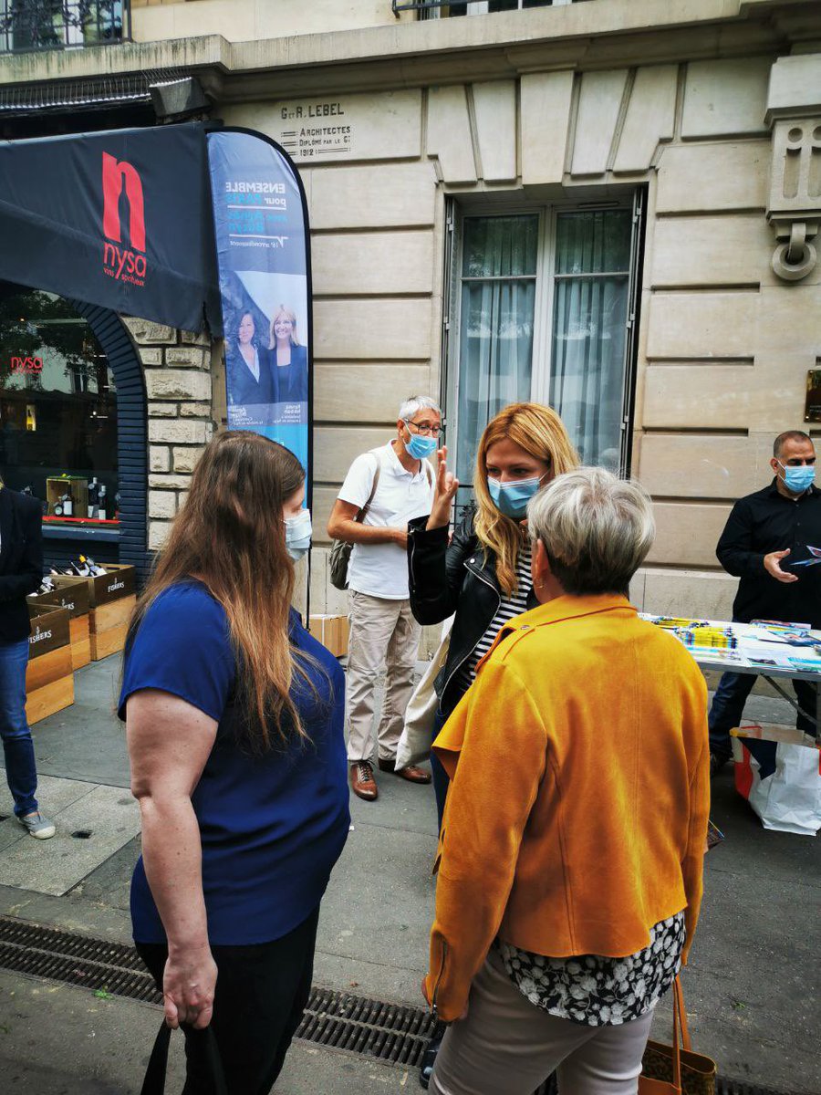 HannaSEBBAH's tweet photo. Après des mois de campagne à la rencontre des Parisiens, dernier dimanche de mobilisation avec la l’équipe du 16e Porte de Saint Cloud et à Passy. Dimanche prochain, faites le choix de la liste de la majorité présidentielle @enmarchefr ! #Paris16 @agnesbuzyn @AgnesRunacher https://t.co/vqTwgfs438