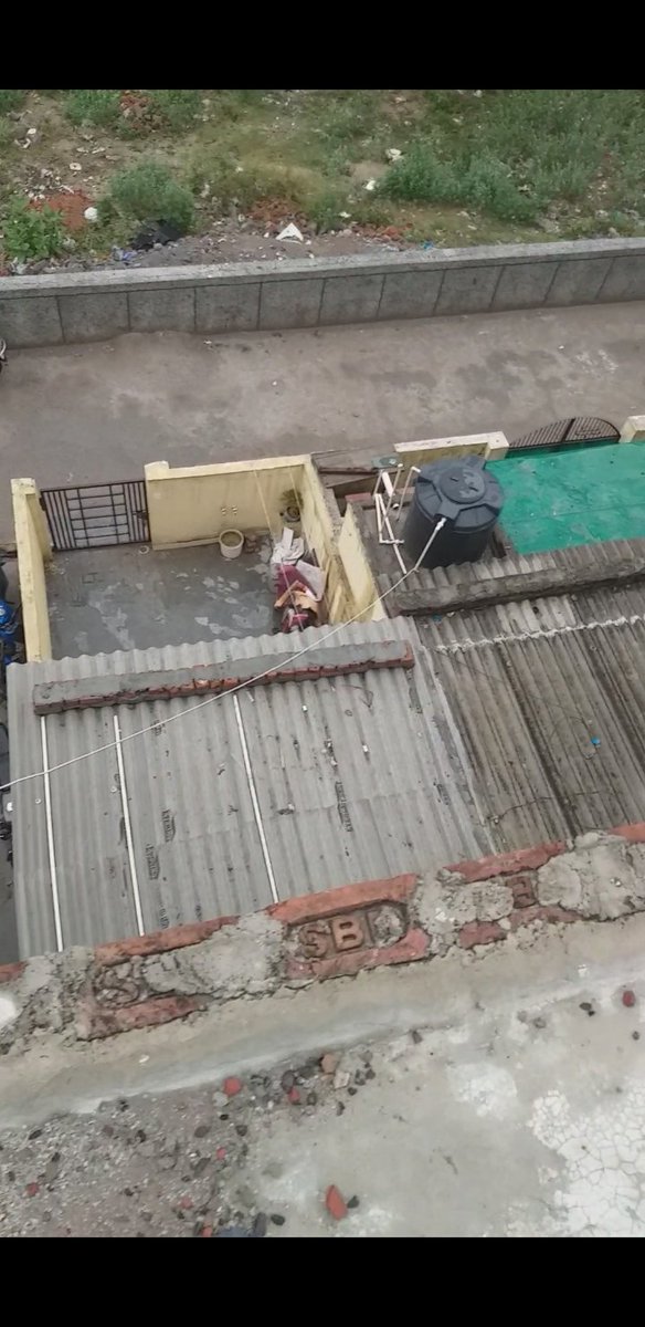 ncrzone's tweet photo. सेक्टर 122, Shramik kunj नोएडा में मकान बना के सड़क पूरी तरह से घेर रखा है,और जमीन पे अवैध अतिक्रमण कर कब्ज़ा किया है नोएडा प्राधिकरण की खुलेआम धज्जियां उड़ाई जा रही है, और इस मै नोएडा प्राधिकरण के लोग काय कर रहे है,@CeoNoida @noida_authority @UPGovt @myogioffice @myogiadityanath https://t.co/Ztjq4ptBlS