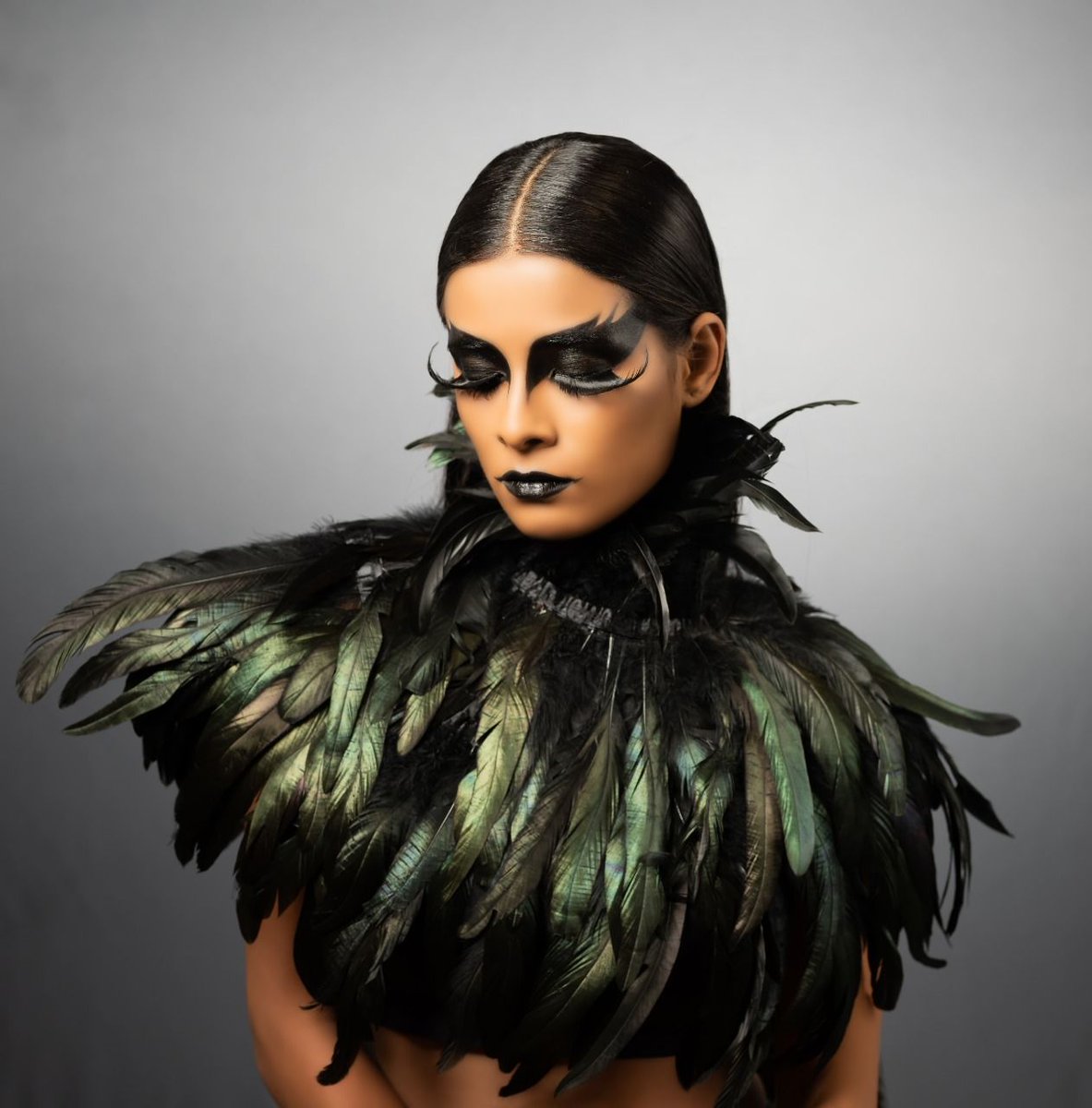 makeup_week's tweet photo. Fashion makeup knows no boundaries!
Learn from @zoriansstudio the tips and tricks on how to let the eyes do the talking at #MakeupWeekVirtual. link in bio 
#MakeupWeekIndia #MakeupWeekVirtual #MakeupEvolution #muw2020 #makeupmatters#zoriansstudio #lashfocus #lashesonfleek https://t.co/b0EWpROCVE