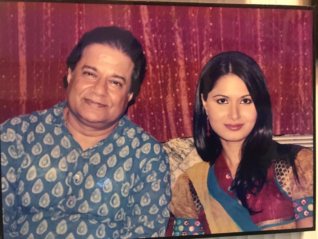 diveyaa_dwivedi's tweet photo. An interview...with the great singer @anupjalotaonline .
.
.
.
#instadaily #igers #bhfyp #kerala #canyaman #_arfas #sxlman #than_xil_ #ikkudu #dailymemes
#gainwithbundi #gainwithmchin #gainwithspikes #gainwithmugweru #gainwithmtaaraw #gainwithxtiandela #gainwithpaula https://t.co/1jGX5ZXtYo