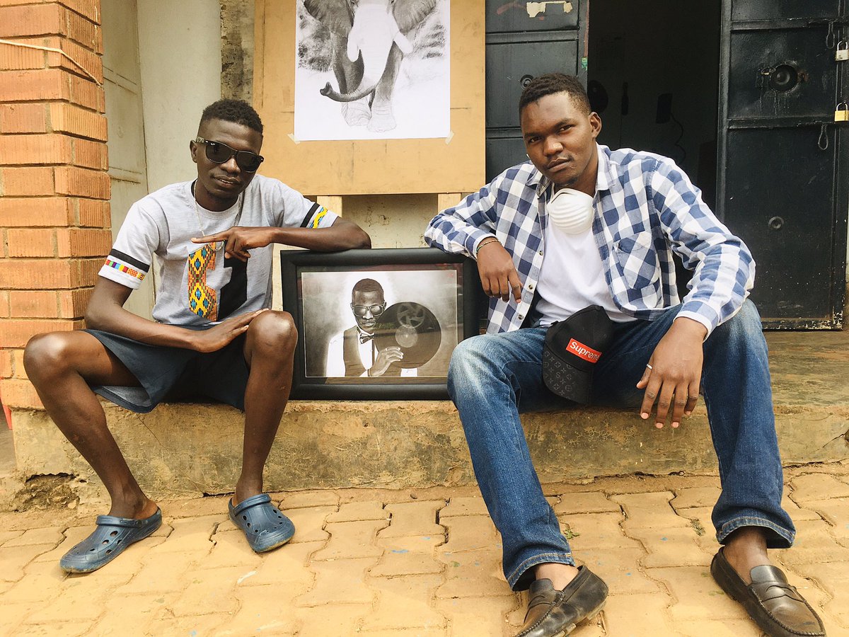 SRVictor256's tweet photo. The simple things a your blessings
simplicity we use to survive 🤝gratitude @brianeamon 
Love and blessings for the support from day one and also honouring me with this amazing piece..... 
#BriArt #PencilArt #Sir256 #GhettoDream #AmazingHaha
#HappyFathersDay2020 https://t.co/cd9IO2daL3