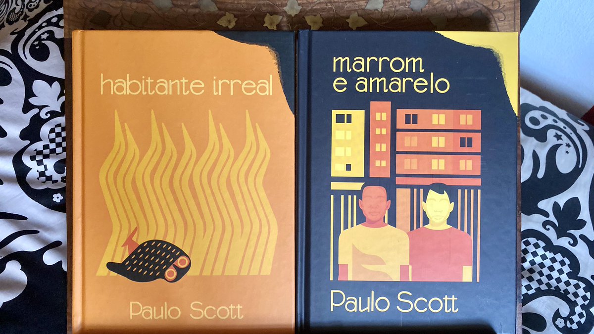 josemachado's tweet photo. 🇧🇷 #PauloScott na ed. #tintadachina composição gráfica da #VeraTavares ou V. Tavares como agora está a grafar, com 6 anos de distância; autógrafo no @edbookfest a 21.08.2014; 🇬🇧 @andothertweets’ #NowherePeople trad. do meu querido @danielhahn02 (que não devo ver este agosto!) 😭 https://t.co/uF4Sh9aBa0