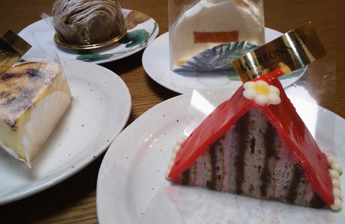 ライター 吉岡名保恵 国立旧駅舎をイメージしたケーキ かわいい 国立駅北口の マロニエ にて