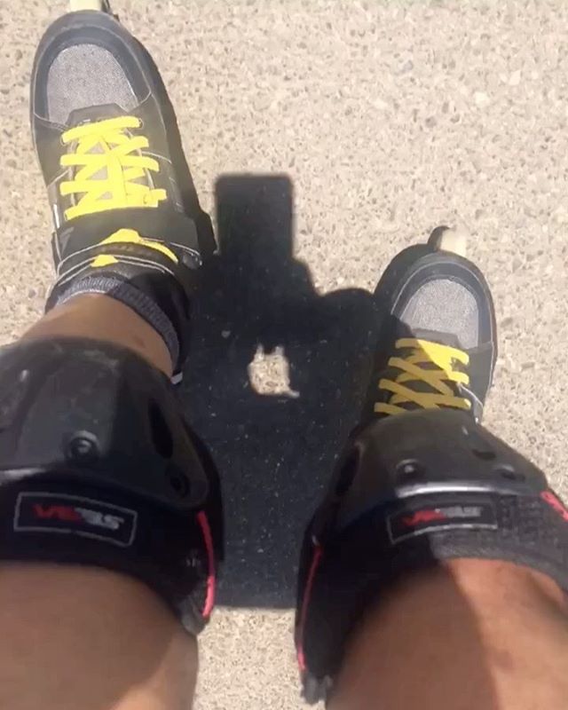 _J4M's tweet image. Patinando en la era de la Covid-19. 
Un poco incómodo patinar con la mascarilla. #rollerskating #zaragoza instagram.com/p/CBsgIicqRR9/