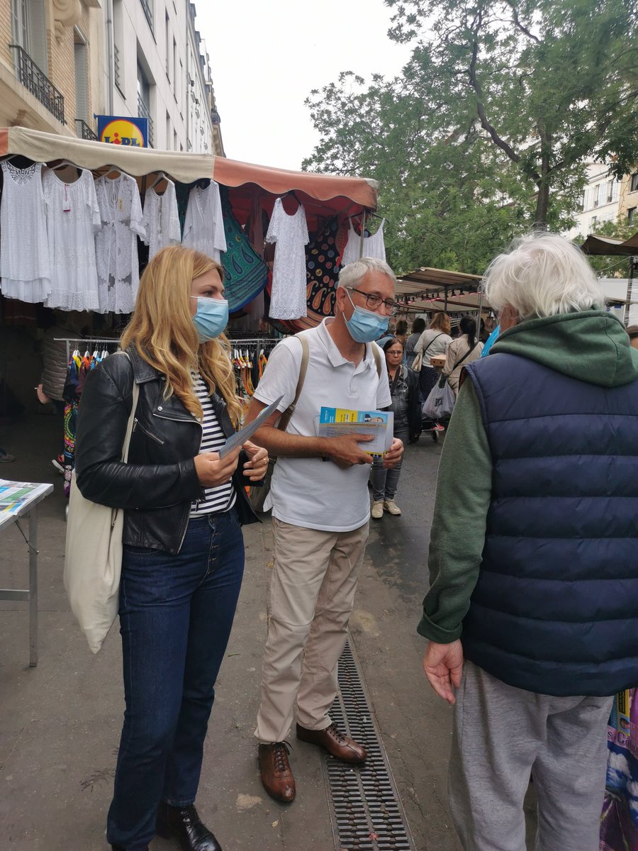 InfostoutParis's tweet photo. 🇨🇵 #Municipales2020 #LaREMParis16
👉 L'équipe de #LaREMParis16 au marché #Portedestcloud ce matin, mobilisée autour de notre tête de liste de #LaREMParis16 @HannaSEBBAH 💪 https://t.co/jF0FRqVE0Z