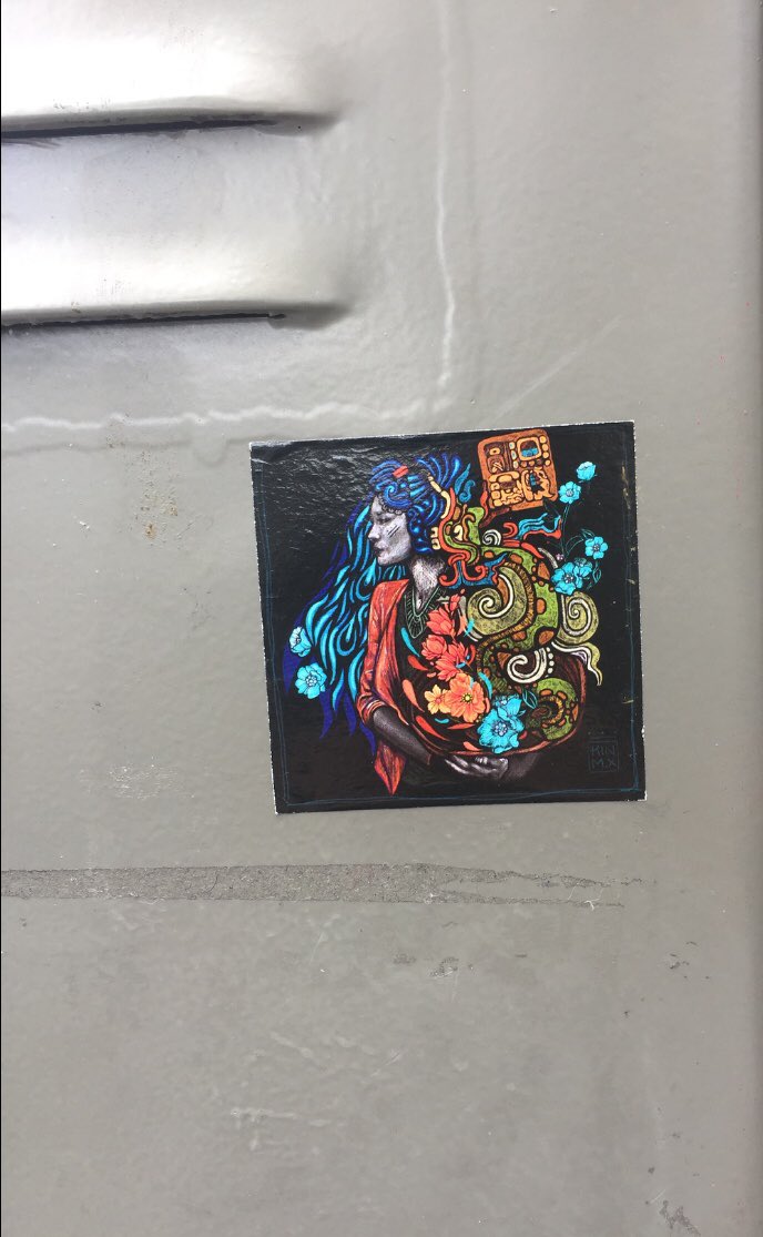 TaggingTheTags's tweet photo. Spotted this little beaut a few minutes ago on my way to the @OC_Gallery to see their current show The Morphing Feminine. I just booked 1 hour and am wearing a mask! Olivier promised to show me the beautiful room above the gallery too! #TaggingTheTags https://t.co/ZEUOxGp4jK