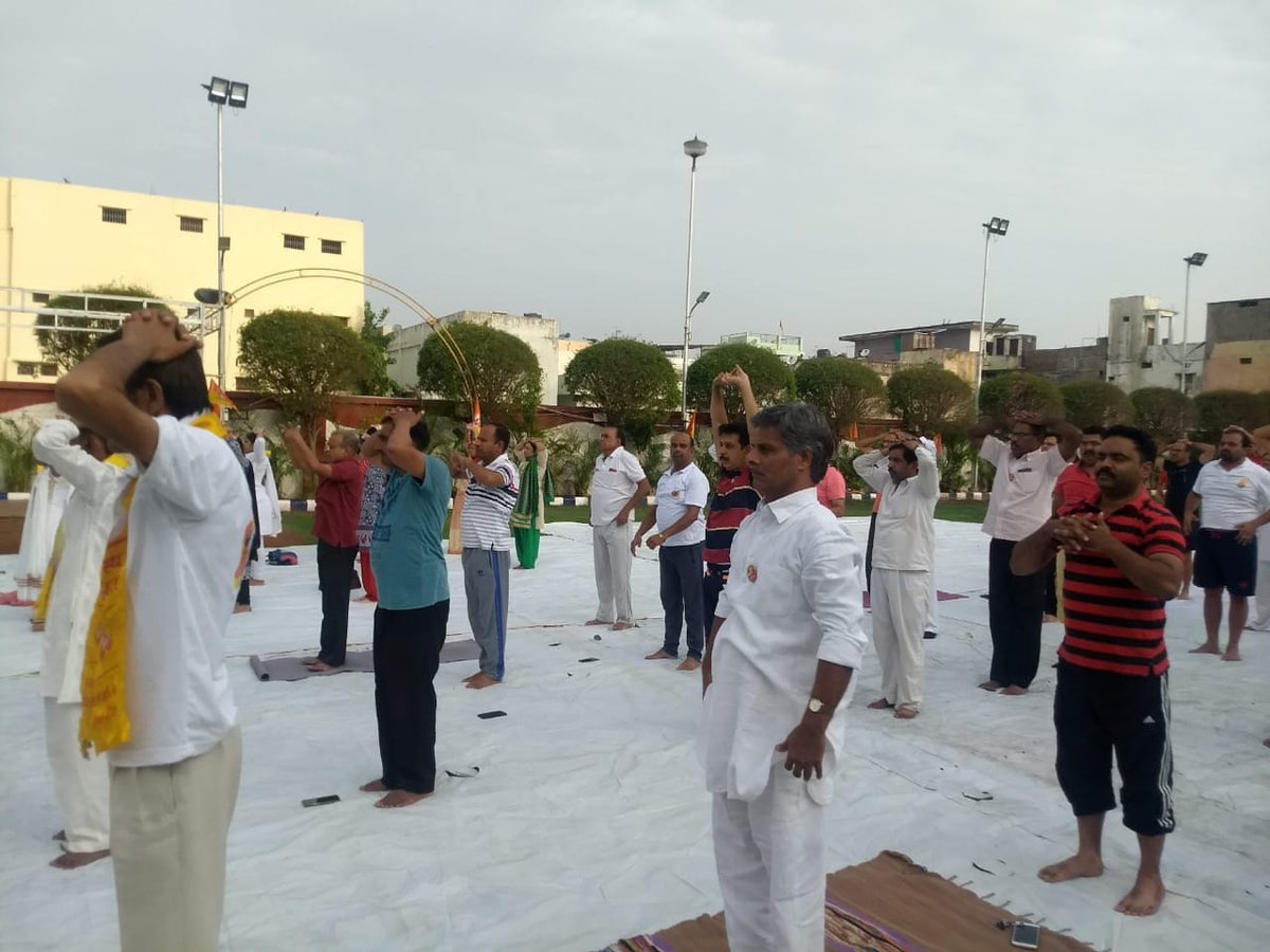 bwsscofficial's tweet photo. @bnwssc celebrates IDY2020 with great enthusiasm, adopting YOGA as a way of life through our Training Partner Network. Showcasing yoga practice from Aaradhan Samaj Kalyan Samiti propagating our IDY slogan – Say YES to YOG, NO to ROG; a 360-Degree Wellness approach https://t.co/OS3UxB0nGS