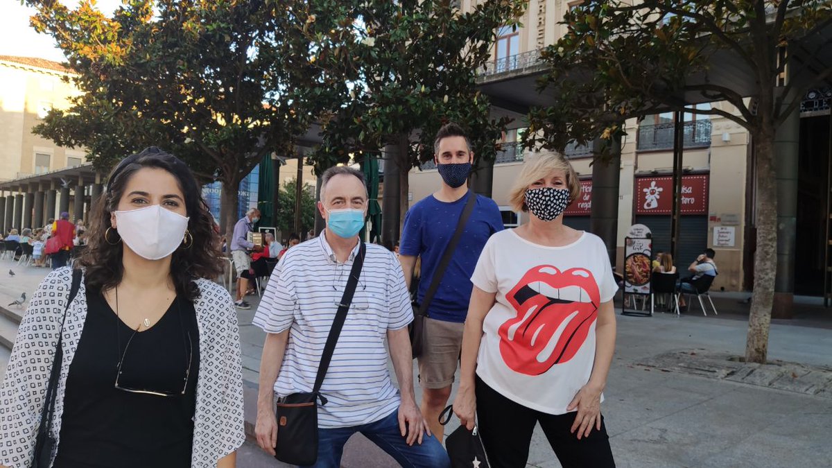 AragonMorada's tweet photo. Ayer nos manifestamos llevando un mensaje claro: "La Sanidad debe ser pública, universal, de calidad y gratuita".

Con una organización precisa y toda la precaución de una ciudadanía concienciada, llenamos las calles de Aragón de corazones verdes.
#SanidadPública https://t.co/sks6fnIeZx