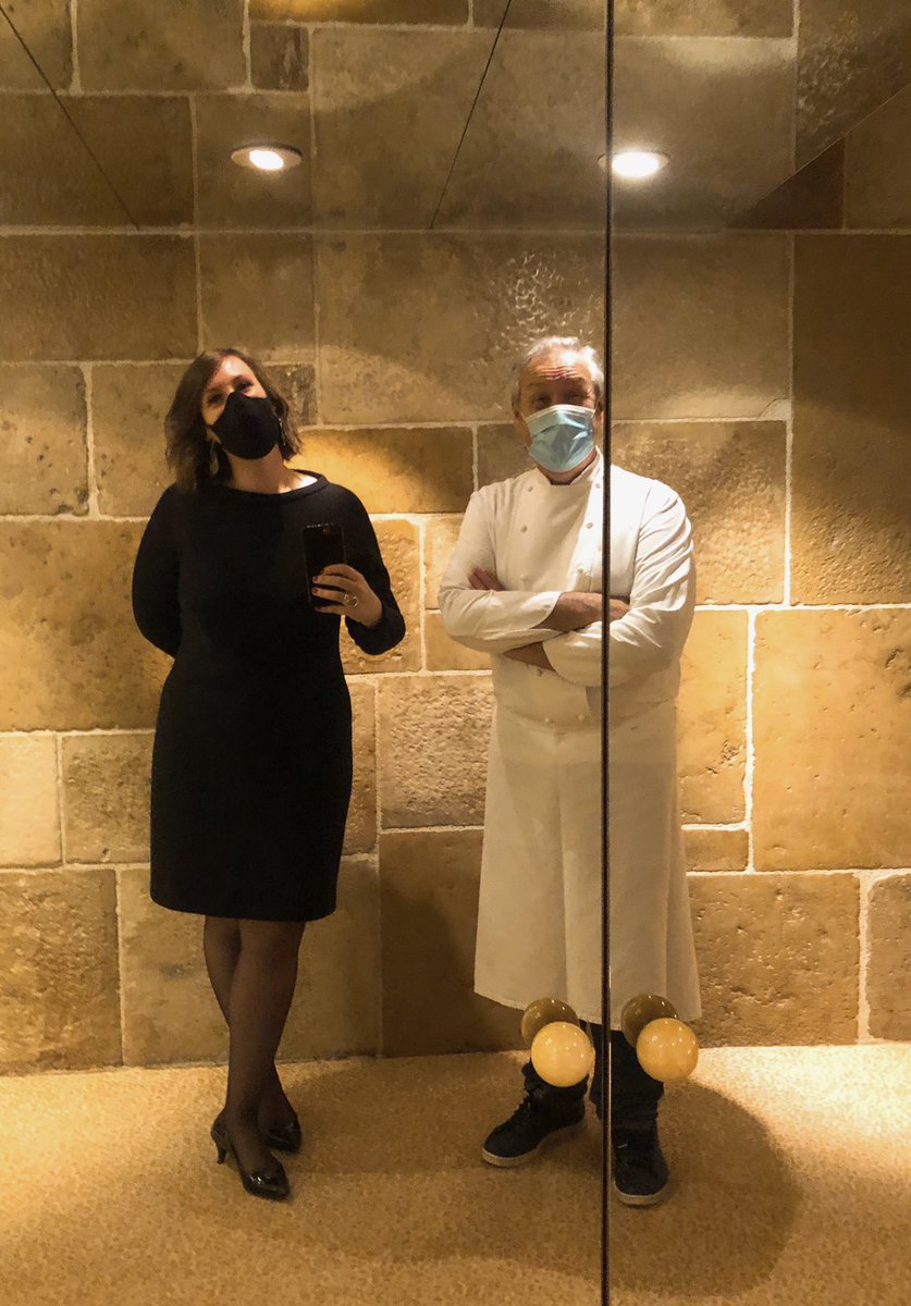 Je vous parle de lui toute l’année... Bonne fête #papachef Didier Clément ♥️ Selfie de ré ouverture <a href="/liondor1774/">Lion d’Or 1774</a> un peu particulier cette saison 😷