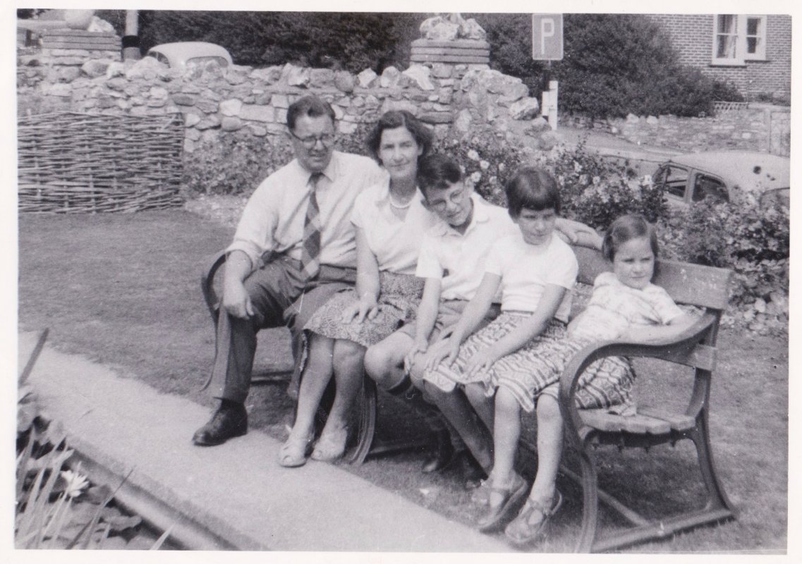 One last Father's Day tweet. The Billson family in 1959. I'm the littlest one. In the 1960s my dad took me to films by Jacques Tati, Réné Clair & Julien Duvivier & bought me NFT membership for my birthday, so he's got a lot to answer for.