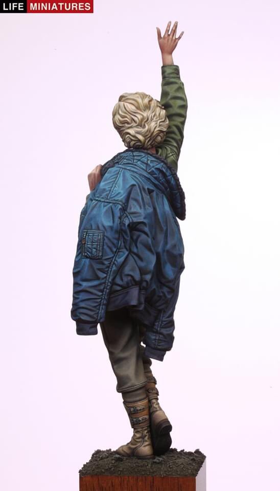 life_miniatures's tweet photo. ライフミニチュアの新製品-'Marilyn Monroe in Korea for her USO tour 1954’ 採色が完成しました😃製品構成は 1/12, 1/16,1/35 全身フィギュアです。今この写真は 1/16サイズです。https://t.co/Jh0sFfeHRH もっと多い写真はウェブサイトにあります。 https://t.co/B5dQlCyefT