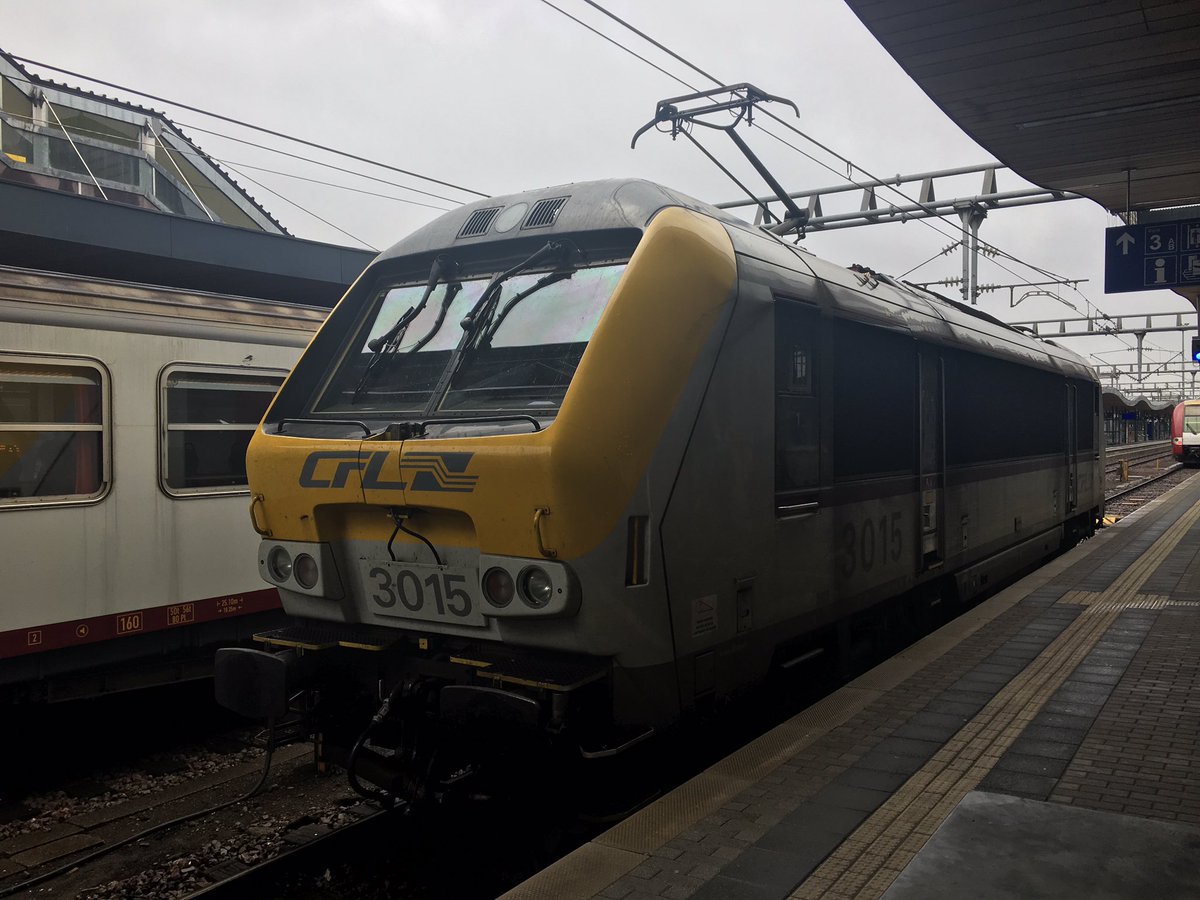 We arrive at Luxembourg station or Gare Lëtzebuerg in  (Gare de Luxembourg ) with various  @CFLinfos stock around. It is also served by  @SNCB  @DB_Bahn &  @SNCF & has been recently modernised. Now to find my hostel... #TravelbyTrain  #EuroTravel  #TrainTravel