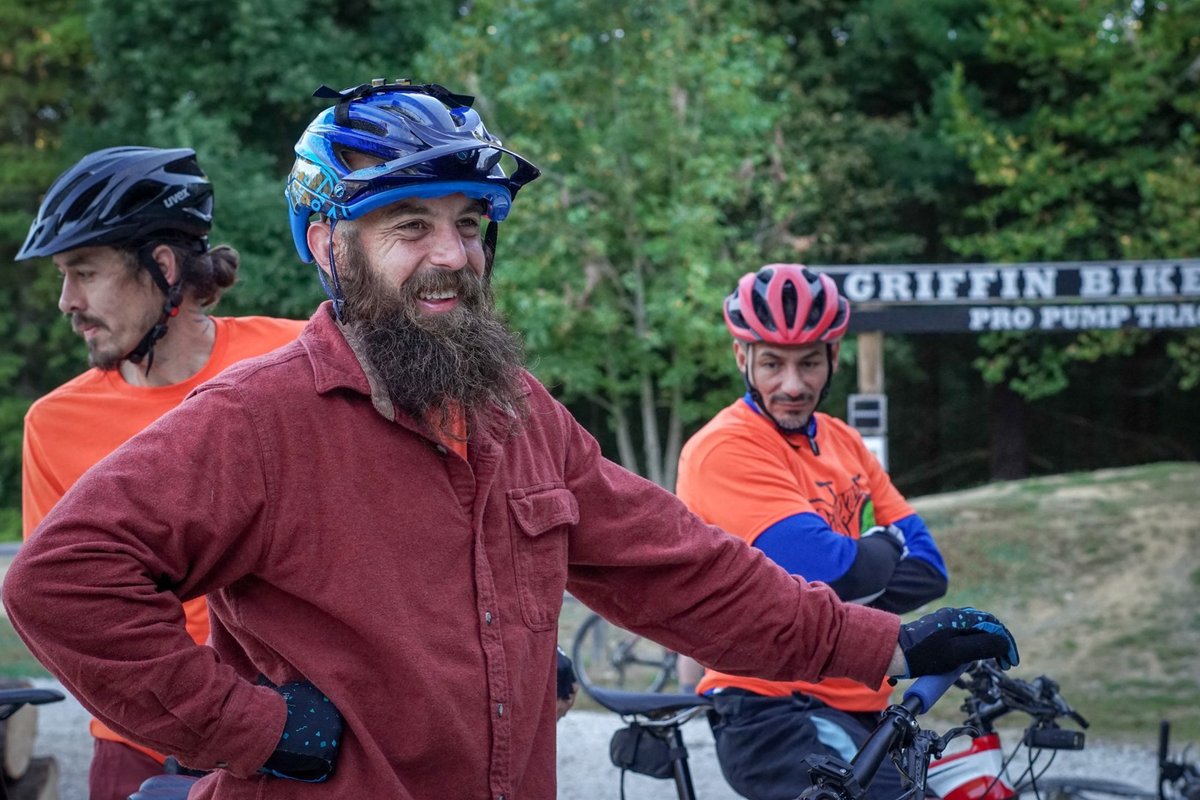 ViathonBicycles's tweet photo. Today, Viathon celebrates Fathers and Father Figures alike. Read all about one Father Figure’s Quest to Bring Kids to Cycling here >> https://t.co/N1P7zsSAwA

#viathonbicycles #fathersday #viathonbikes #mountainbiking #viathonm1 https://t.co/ag5jzs5pps