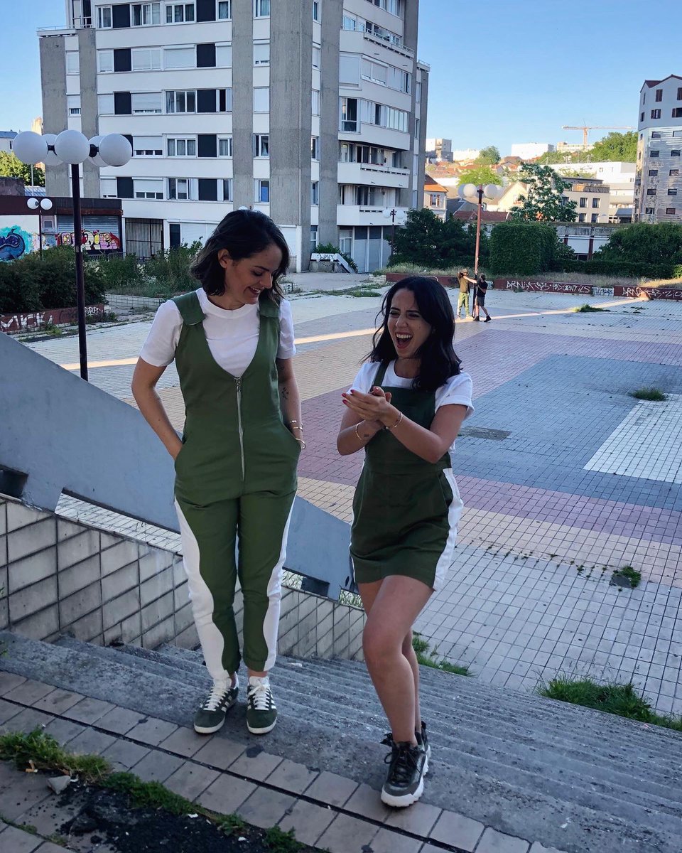 ColenFleurs's tweet photo. J-5... La sortie se rapproche, les filles sont surex ! Bonne fête de la musique à tous ! 🌼
#25juin https://t.co/QqjnaEylN5