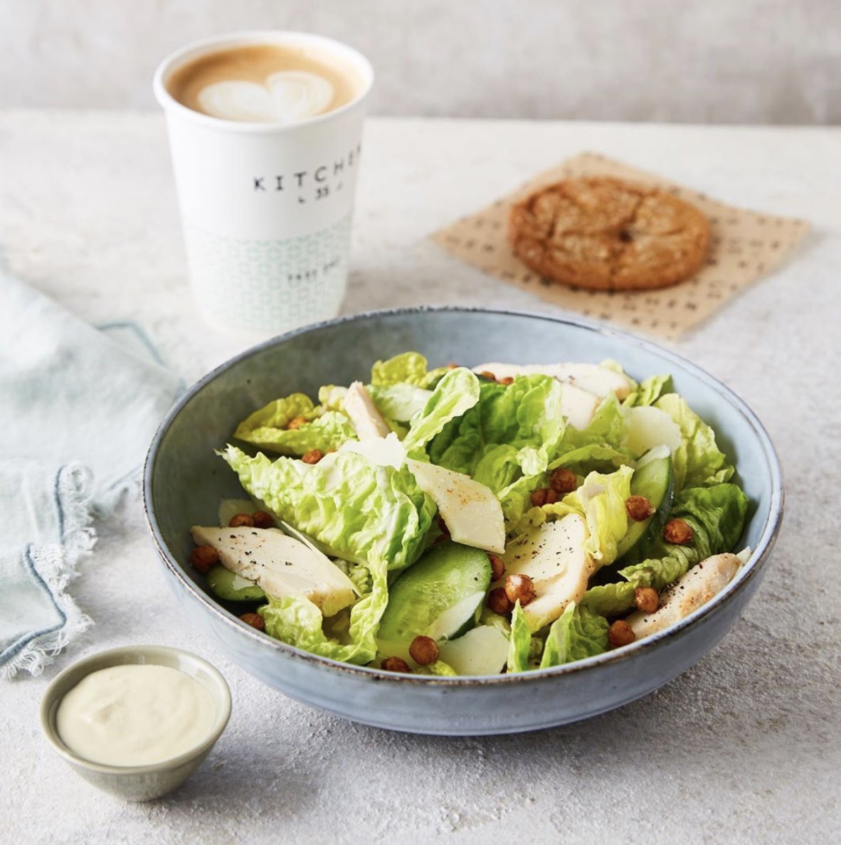 voxcinemas's tweet photo. 🥗 Super-food salads, freshly baked cakes, and made to order sandwiches are what makes #Kitchen35 your go-to for healthy eats. Order online NOW from Deliveroo and Uber Eats! #StaySafe #Kitchen35ME #GreatMoments @MajidAlFuttaim 🎥🍿 https://t.co/Bd6UUapav0