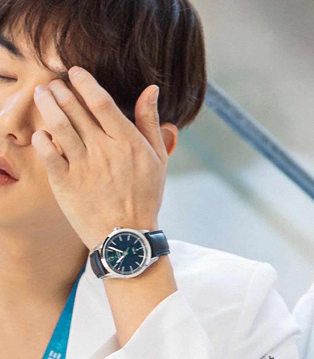  #YooYeonseok as Ahn Jeongwon featuring his delicate hands  - a thread