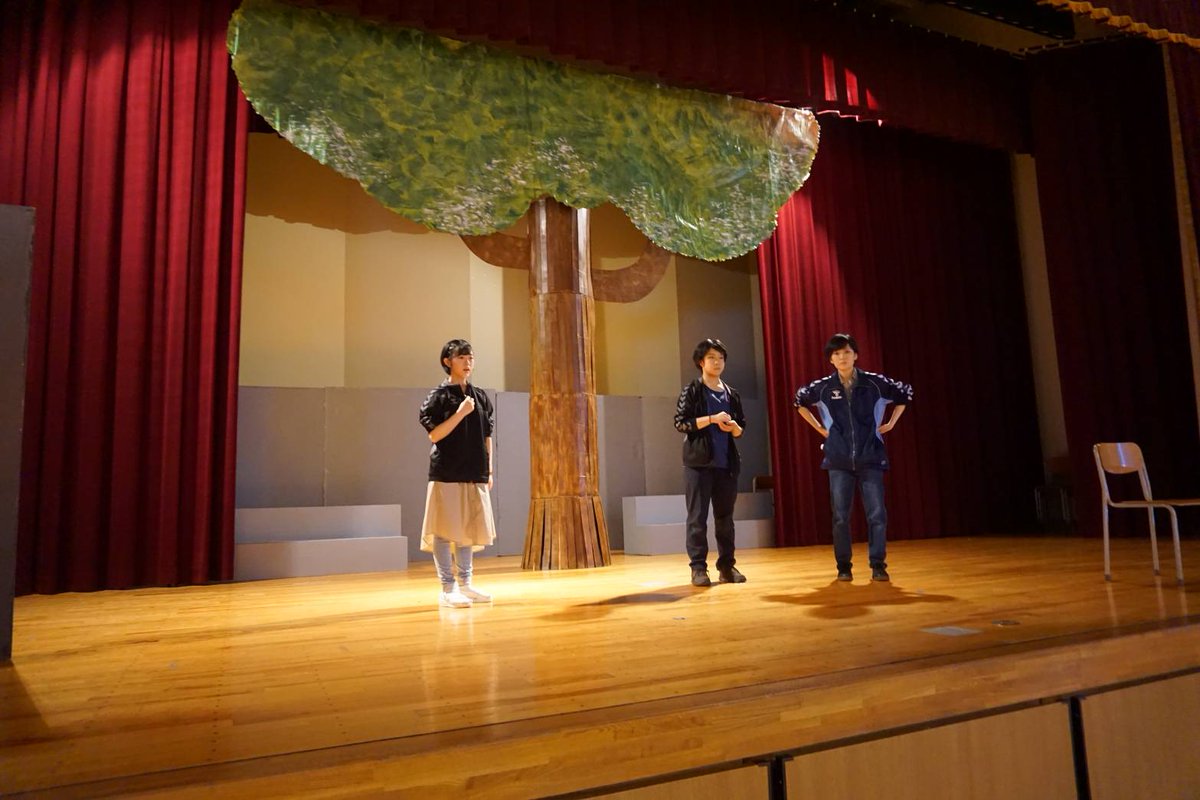 Nishi20drama's tweet photo. 幻の第50回山形西高演劇部定期公演、本日無事終了致しました！🌻

これまで幾つもの劇を形に出来たのは間違いなく皆様のおかげです。この場をお借りしてこれまで関わった全ての方々に感謝を申し上げさせていただきます✨

これからの新生山形西高演劇部もどうぞ宜しくお願い致します！ https://t.co/t8RtLN5B7u