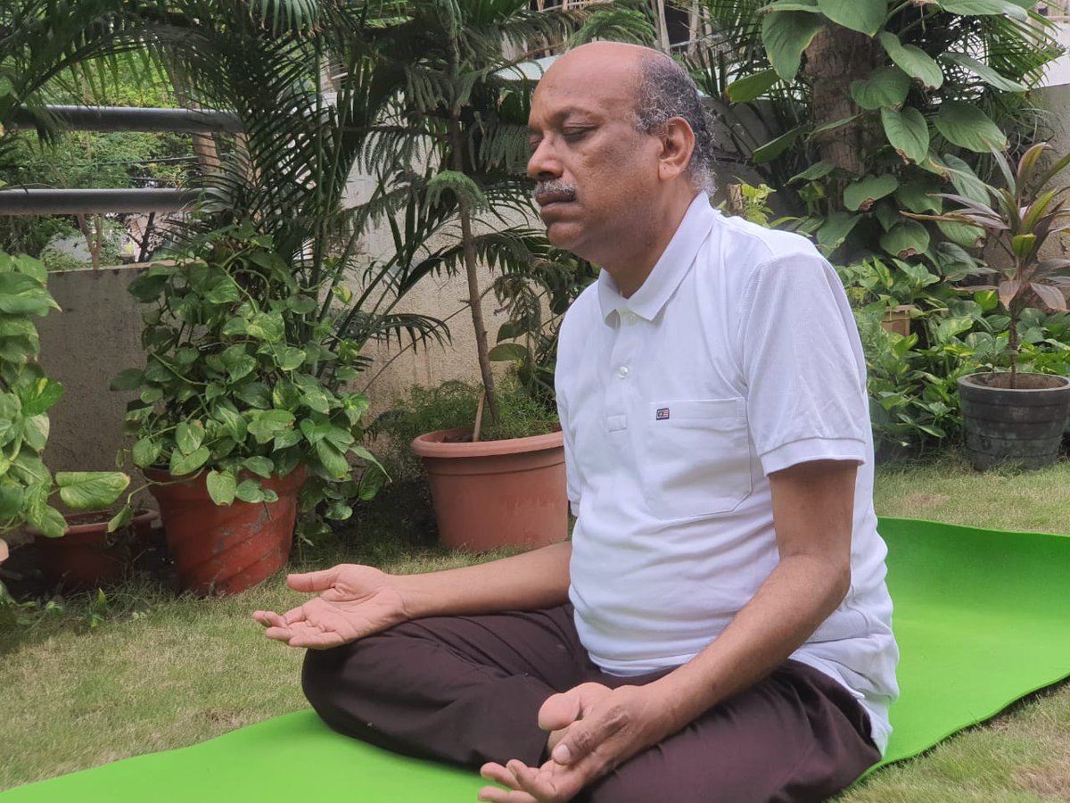 GoI_MeitY's tweet photo. #InternationalYogaDay with MoS @SanjayDhotreMP, @GoI_MeitY. Yoga celebration took place around the world today, with the theme '#YogaAtHomeWithFamily', ensuring social distancing, and making Yoga as an integral part of our daily life. #MyLifeMyYoga https://t.co/hGnp8MmLi8