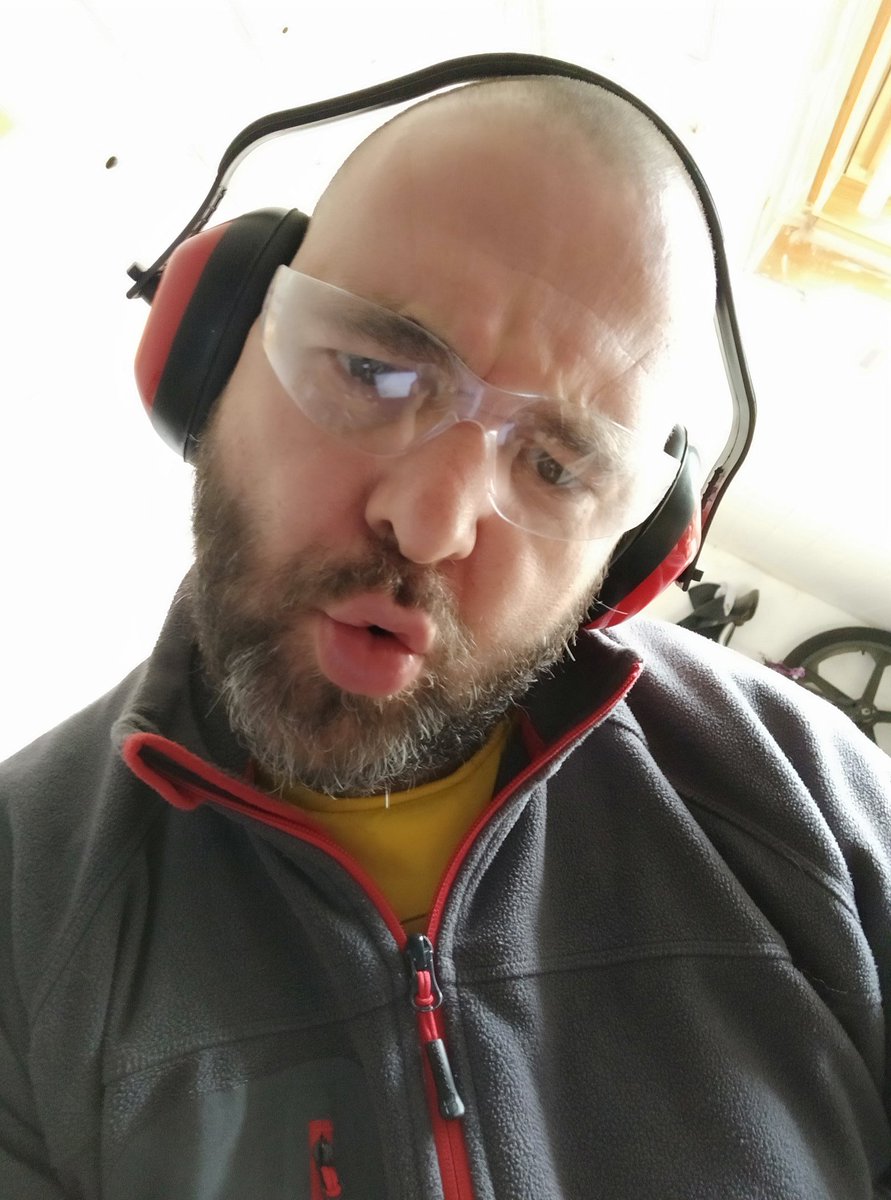 concreted0g's tweet photo. Lookin cute in ma PPE..might delete later.. #makerchic https://t.co/xFF2OvvvHe