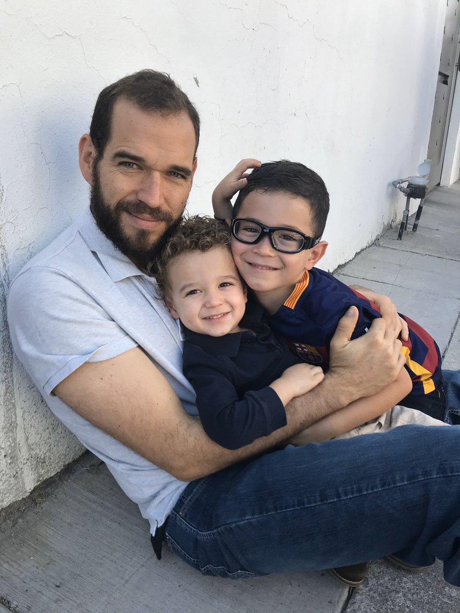 davalosrosse's tweet photo. @jcamarenag  Por tantos abrazos y tantos besos , por tanta compañía en las noches tan temerosas, por esas risas y locuras, por transformarte siempre para ellos , te amamos con locura , Gracias infinitas ! https://t.co/MdeQpVUaHV