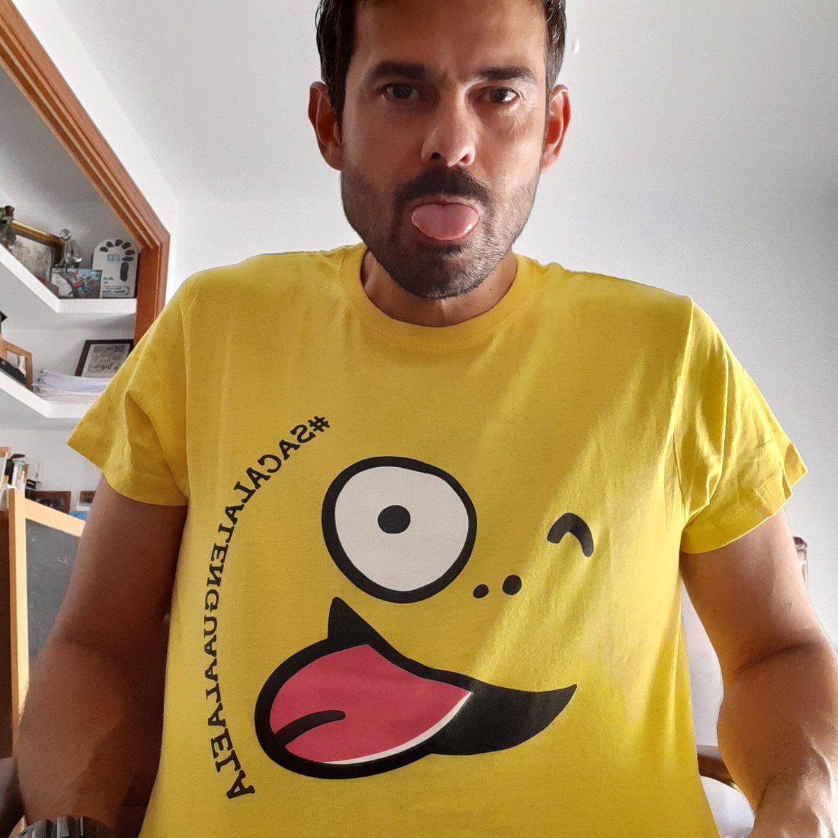 Enrique_chef's tweet photo. Hoy es el día Mundial de la lucha contra la ELA.
Seguro que YA HA NACIDO LA PERSONA QUE VA A CURAR LA ELA. Por eso hay que recaudar fondos para su INVESTIGACIÓN y mejorar nuestro conocimiento y generar TRATAMIENTOS.
Ayudemos. Compártelo https://t.co/T0KlKxU0fb
@sacalenguaELA https://t.co/rT5UKpyPhy