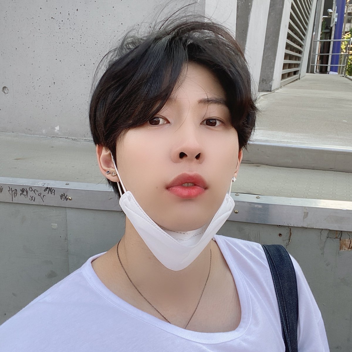 Noir__official's tweet photo. 오늘의 연국이 여기까지❤
#느와르 #NOIR #연국 #올리기로한 #인생네컷 #잘자 #루미 #안녕쓰밥버거❤❤ https://t.co/IknXtD6O3l